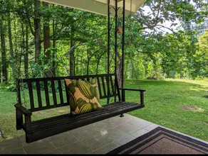 2 Bedroom House Near NOC & Appalachian Trail - Image 2