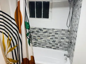 Private studio apartment with 2 beds - Image 3