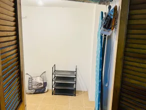 Private studio apartment with 2 beds - Image 5