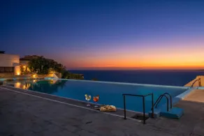 Le Dalie With Shared Pool - Happy Rentals - Image 2