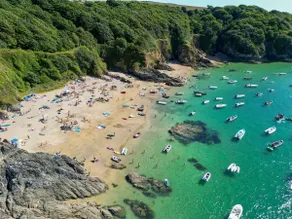 Salcombe Suite with parking - Image 3