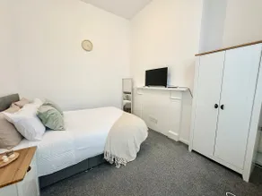 City Centre - Long Stay Ready LuxeSuites 2BR - Image 3