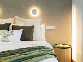 Bright Flat 1 min from Beach with parking - Image 2