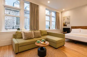 Magnificent Loft – Le Petit Champlain # 22 - Image 2
