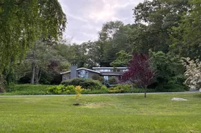 Water View Mid Century Home in Essex CT, 4 Kayaks - Image 2