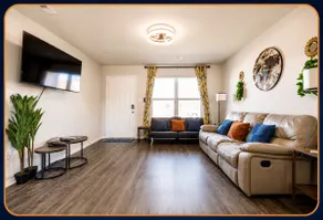 Private-Budget-Stay, TVs, Every Room 1/2, fenced - Image 4
