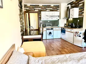Sapphire Studio - Image 2