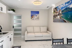 Sky Nest | Near Airport & Stadium | Pets | Keypad - Image 2