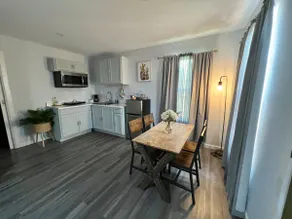 Comfortable suite, centrally located - Image 3