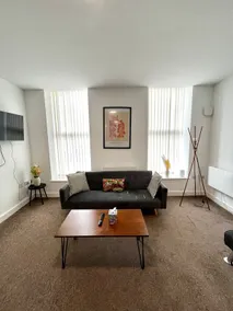Cosy 1BR in Failsworth - Secure Parking & WiFi - Image 3
