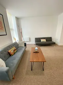 Cosy 1BR in Failsworth - Secure Parking & WiFi - Image 2