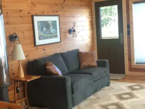 Sue's Small and Sweet Cabin - Image 4