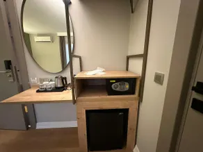 If You Book This Room, You'll Be Happy Today, Tomorrow - Image 2