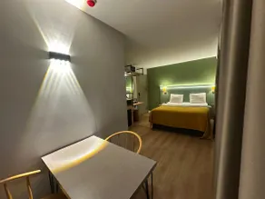 Give Yourself a Chance with This Wonderful Room in the Center - Image 3