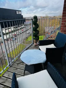 Chic 2-bed Flat - Coop Live & Ethiad - Image 4