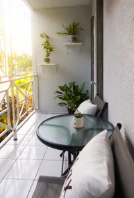 Mirror You Suite - Serene Super Studio with Porch - Image 4