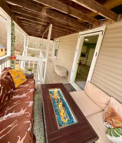Family-friendly 5-BR Cozy Webster Home w/ Balcony - Image 5
