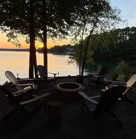 Lakefront 5BR | Dock, Beach, Hot Tub | Pets ok - Image 3