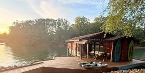 Lakefront 5BR | Dock, Beach, Hot Tub | Pets ok - Image 4