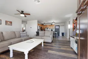 Grand Lake Oasis•Big Deck•Boat Parking • Sleeps 8 - Image 2