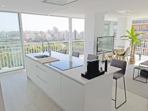 Deluxe Loft, Bright, Parking and Pool - A/C - Image 4