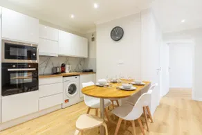 Family Apartment Nice• 2 Balconies • AC • Sleeps 5 - Image 5