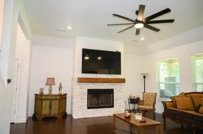 Spacious 5BR Home | Sleeps 10 - Image 4