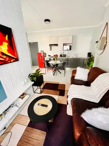 Classy 1 bed in Midrand at 93 on New Estate - Image 4