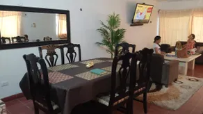 Entire family home in a good downtown area - Image 5