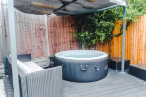 Monkfrifth 3BR/1BA | Sauna, Hot Tub & Garden - Image 5