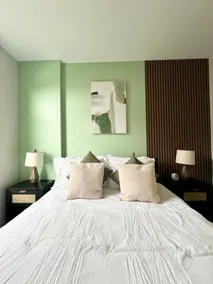The Hunter: Comfortable • Bright • Amenities! - Image 4