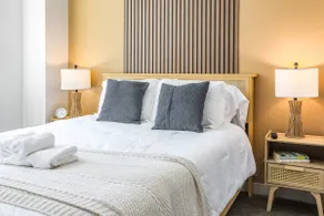 The Reed: Spacious • Private Kitchen • Gym • W/D - Image 2