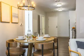 The Reed: Spacious • Private Kitchen • Gym • W/D - Image 3