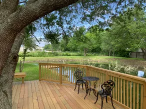 Cozy cabin-center of Pearland E - Image 4
