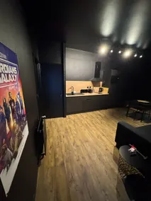 L'Affiche: Movie Theater Room, Downtown - Image 2