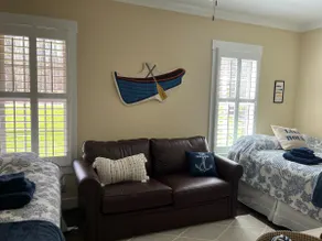 Lake house in Southmont - Image 2