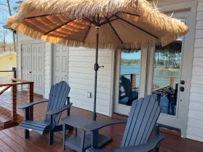Lake house in Southmont - Image 5