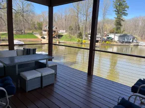 Lake house in Southmont - Image 3