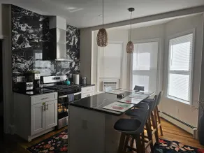 3BR Near Train, Hospitals & Wh Foods | Free Parkin - Image 4