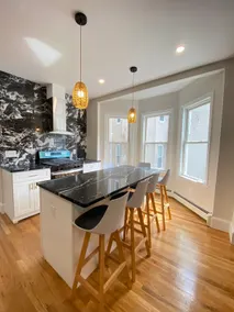 3BR Near Train, Hospitals & Wh Foods | Free Parkin - Image 2