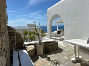 Mykonos town love nest - Image 4