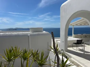 Mykonos town love nest - Image 3
