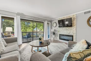 2/2 Poolside Condo Close to Oaklawn Pets Welcome! - Image 2