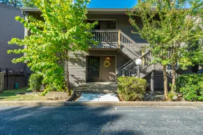2/2 Poolside Condo Close to Oaklawn Pets Welcome! - Image 4