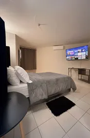 New! Central/Beach House + WiFi | Sleeps 10 - Image 3