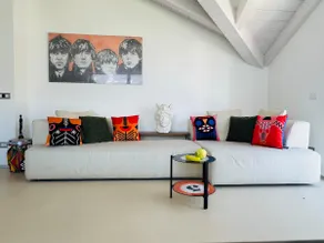 Top floor design apt, 3bd, 2bt! - Image 5
