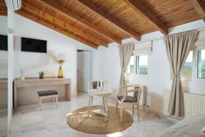 Villa Felenia - Luxury Escape - Image 5