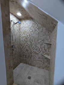 Stylish Convenience For Small or Big Groups - Image 4