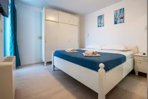 Villa Azzurro with Private Beach - Image 2