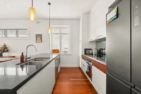Clovelly Gables—Classic Seaside Abode near Bronte - Image 2